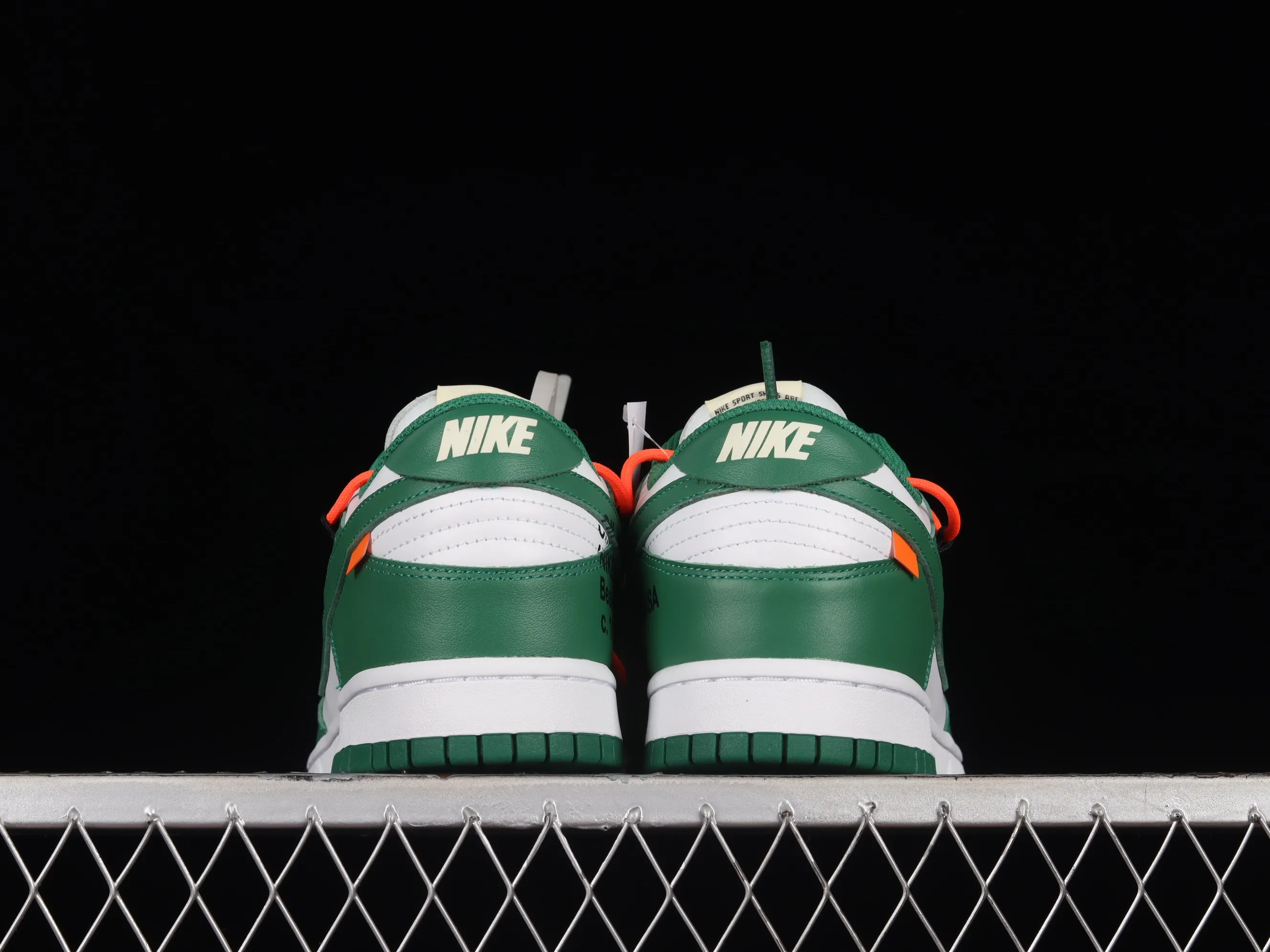 All Categories Nk SB Dunk Series Nk SB Dunk Low Low-top sneakers Pure original version OF x Futura x Dunk OW joint sneakers CT0856-100